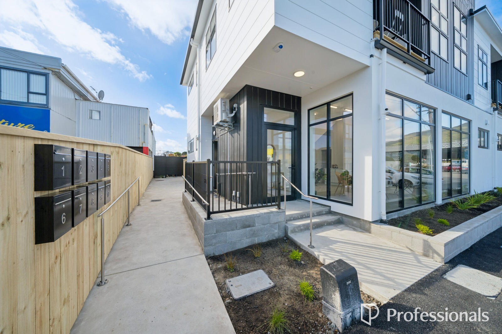 CR1 + U4/39-47 Birch Street