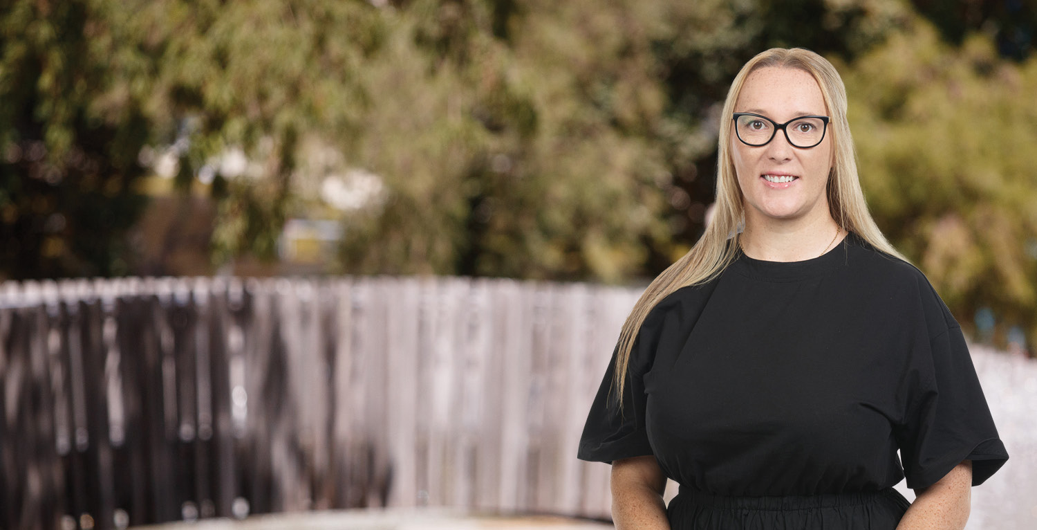 Deanne-Walzl-HERO_UniqueRealty_Professionals_Agent_