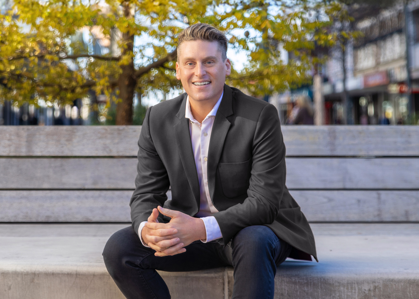 professionals_agent_rhys_white_2-2