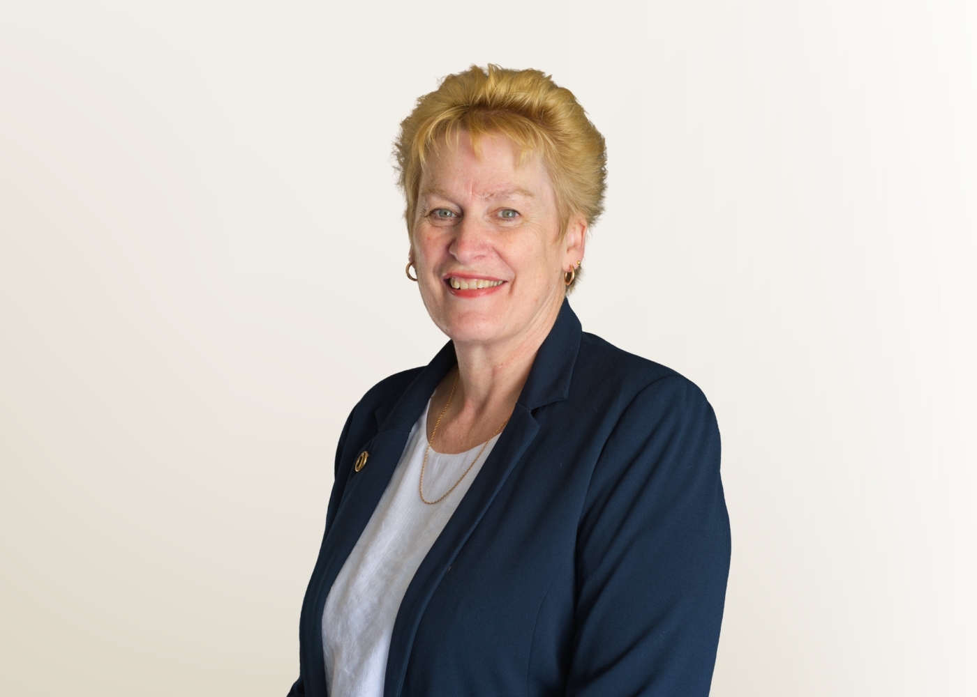 Leona Stretch_Light_2025