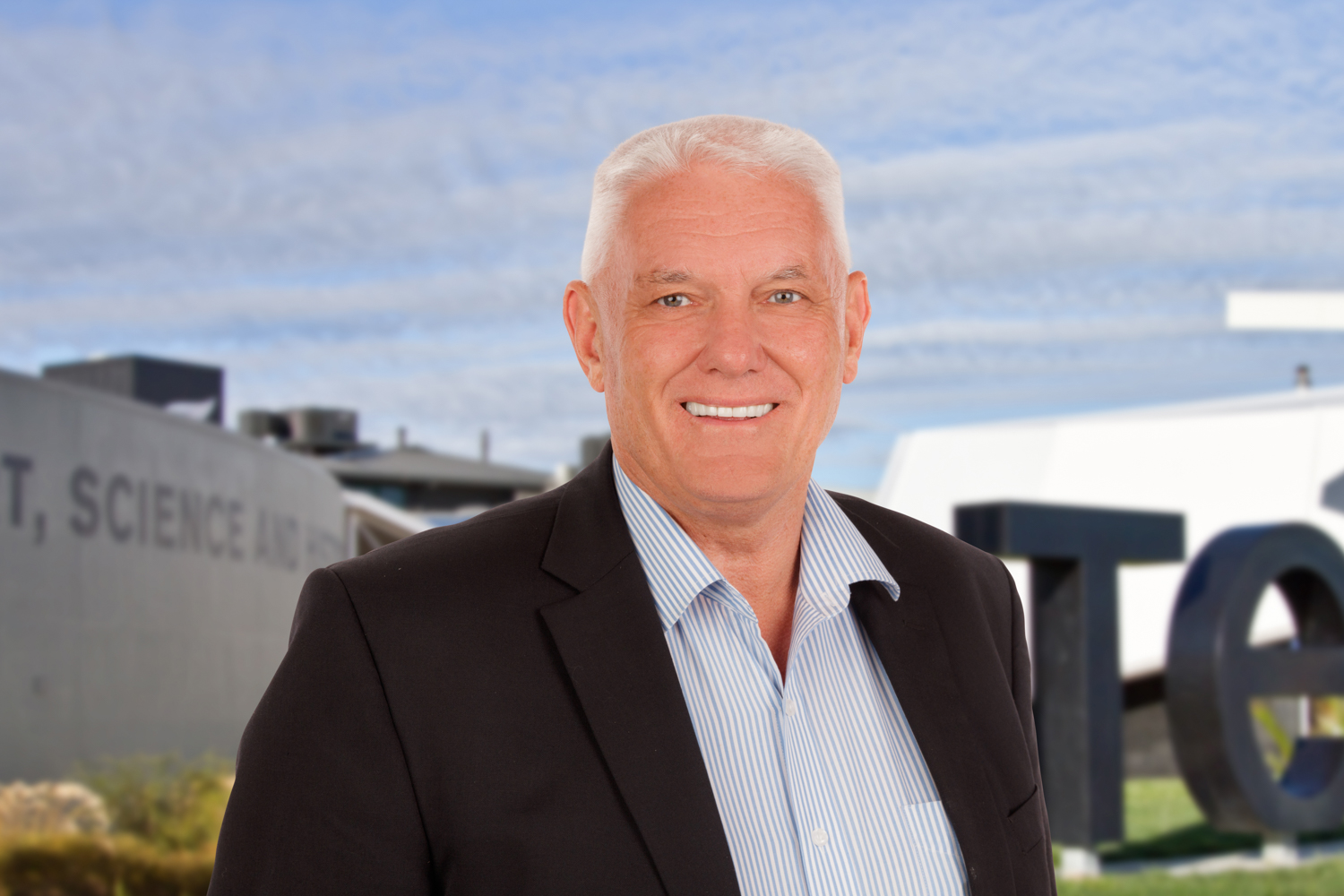 Uniquerealty_Professionals_Commercial_Kerrie_Christensen_Agent_CTA