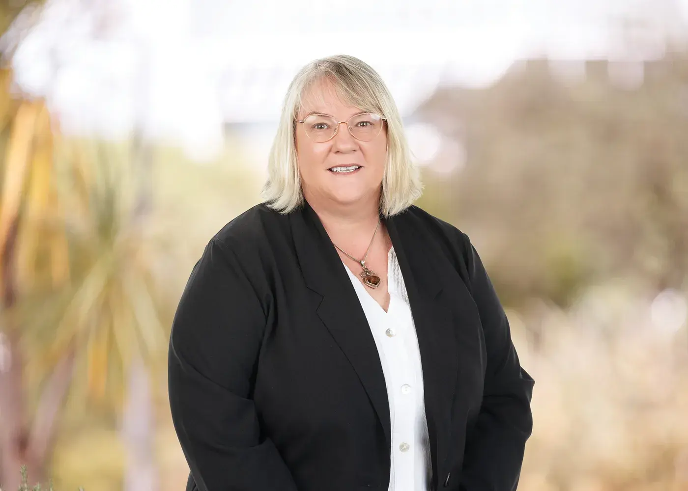 img_unq_agentbanner-debbieforsyth_01